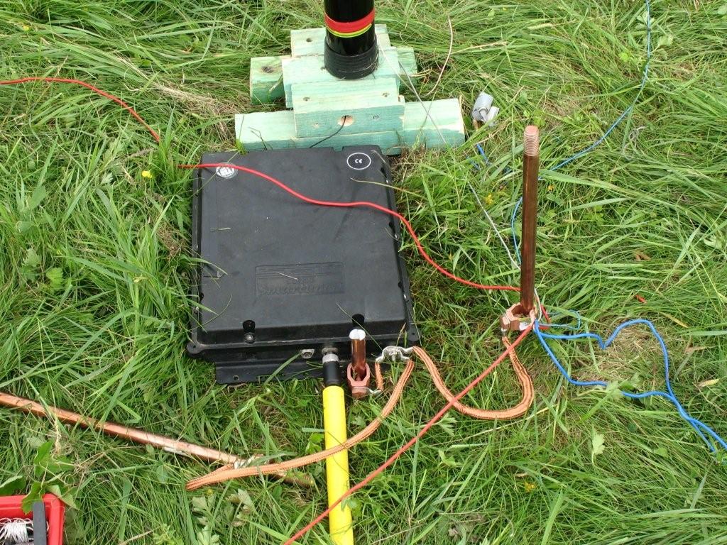 Tuner d"antenne automatique. Sensas mais chr...